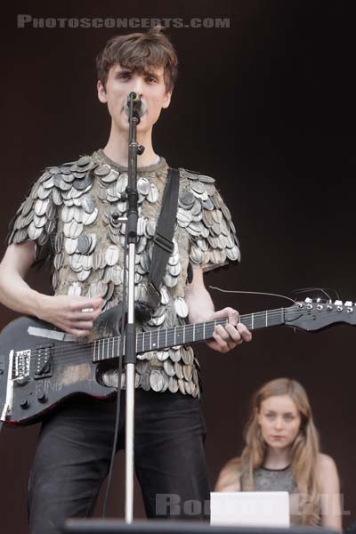 THESE NEW PURITANS - 2008-08-28 - SAINT CLOUD - Domaine National - Scene de la Cascade - Jack Barnett - Sophie Sleigh-Johnson